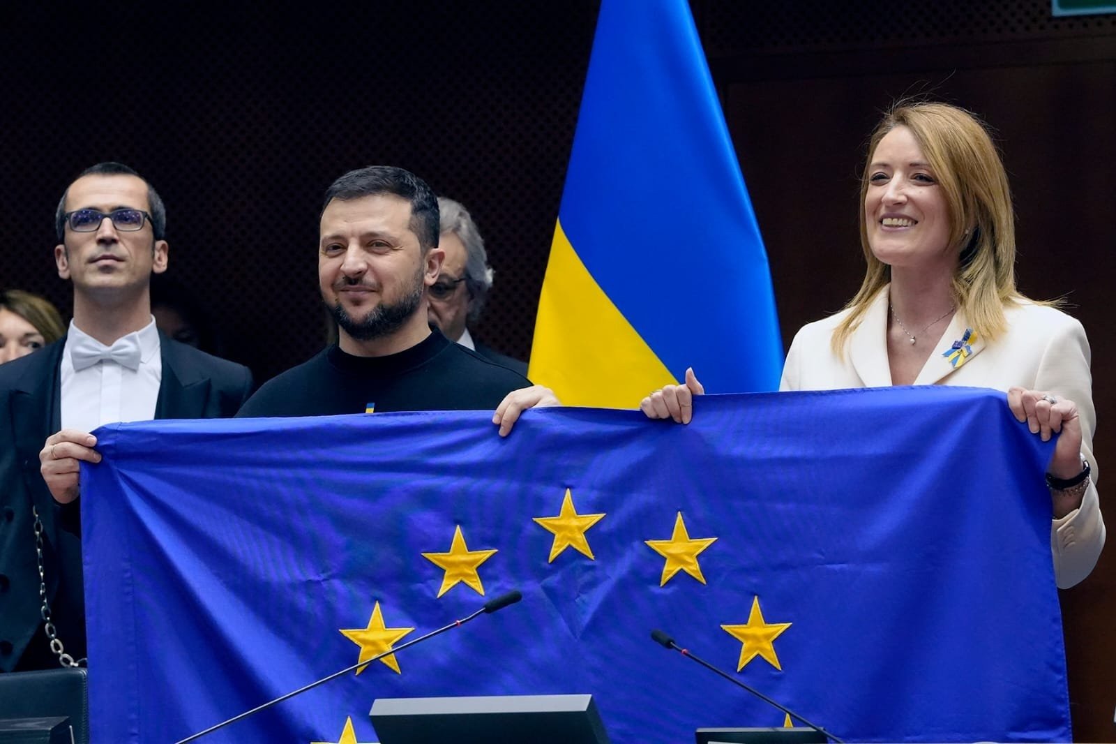 Cuatro años de guerra en Ucrania: unidad política y fractura estratégica en la Unión Europea